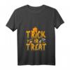 Damen Trick or Treat Halloween T-Shirt mit V-Ausschnitt – Lustiges Motiv mit Kürbis, Spinnennetz & Süßigkeiten für Partys & Geschenke