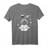 Astronaut Meditating LGBT-Q Funny Yoga Zen Ally Pride Flag T-Shirt – Unterstütze Gleichheit & Feiere Pride Month mit Humor